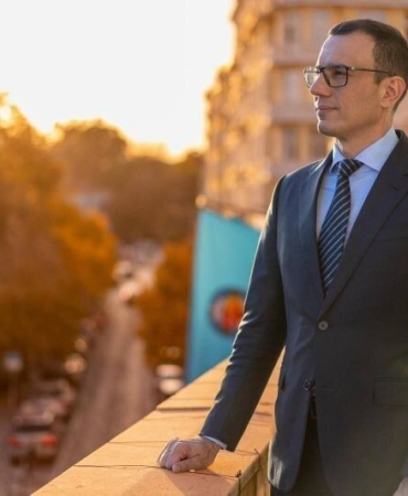 Борисов критикува поведението на Пеевски в парламента.