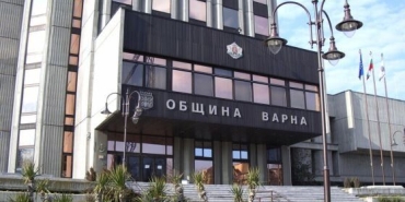 Варненската общинска избирателна комисия обсъжда отстраняването на кмета Коцев на извънредно заседание.