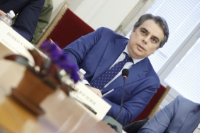 Василев критикува номинацията на Спецов за ръководител на НАП, определя я като неподходяща.