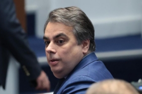 Василев призова за спиране на влиянието на бившите собственици на "Булгартабак" върху "Лукойл Нефтохим Бургас"