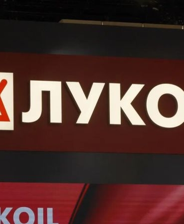 Вашингтон разреши обсъждане на бъдеща сделка за задграничните активи на "Лукойл"