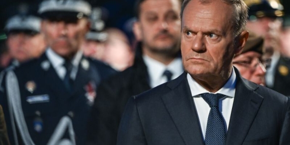 Взривена жп линия в Полша, Туск подозира саботаж.