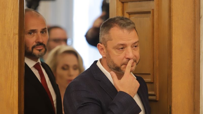 Добрев похвали Спецов за качества като компетентност и храброст.