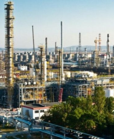 Дончев оглавява комисия за подбор на купувач на „Лукойл Нефтохим Бургас“