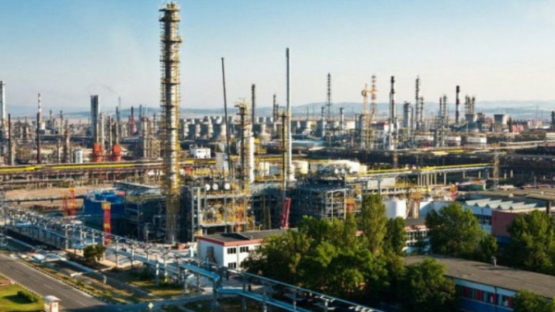 Дончев оглавява комисия за подбор на купувач на „Лукойл Нефтохим Бургас“
