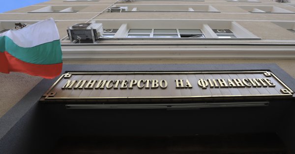Държавата ще вземе нов заем от 300 милиона лева, реши Министерството на финансите.
