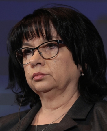 Министърът на финансите обмисля коледни добавки към пенсиите след предложение на Делян Пеевски.