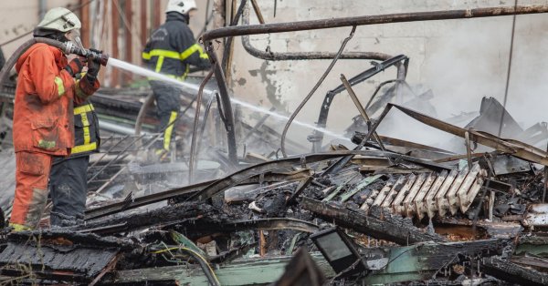 Мъж пострада при пожар край Кюстендил, хоспитализиран е.
