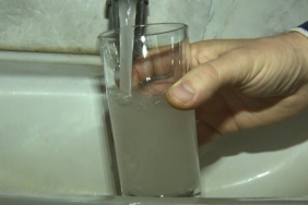 Незаконен кладенец смесва водите на две реки, показа проверка.