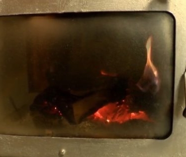 Разходи за отопление нарастват: Сравнение на цените на дърва, брикети и пелети (ВИДЕО)