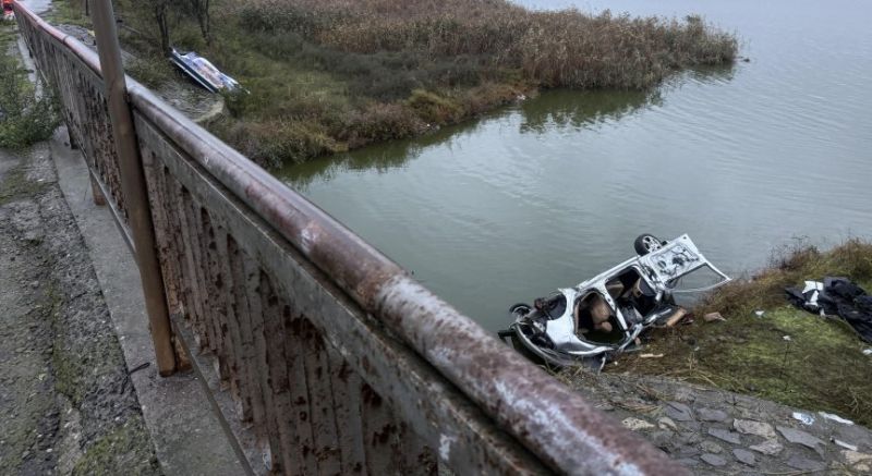 Румънец остава в ареста след трагичен инцидент край Бургас с жертви мигранти.