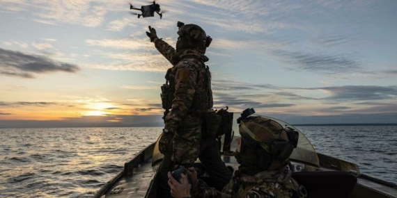 Рязанската петролна рафинерия под обстрел, твърдят руски източници.
