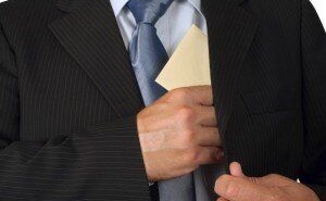 Служител на ДФЗ заловен при получаване на подкуп.