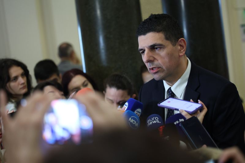 Теменужка Петкова смущаващо незапозната с разликата между система и софтуер.
