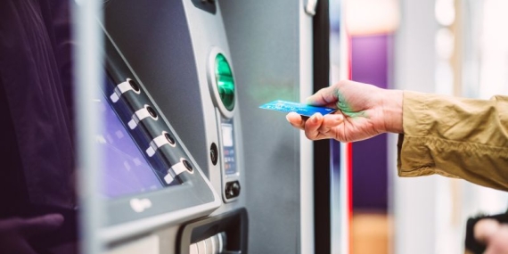 В новогодишната нощ: Банките с прекъсване на услугите за няколко часа.