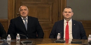 ГЕРБ и ДПС се обединяват за закриване на комисията ''Сорос'', ход разбиран като тест за бъдеща коалиция.