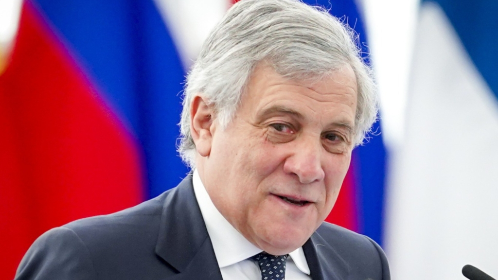 Италия променя курса си по отношение на Украйна.
