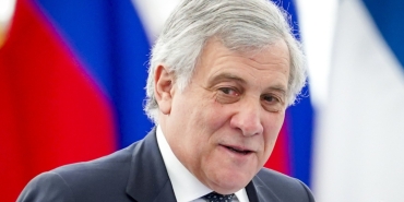 Италия променя курса си по отношение на Украйна.