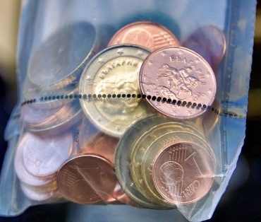 Омбудсманът сигнализира БНБ за нередности при европакетите.