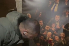 Партия "Величие" почете починали пред дома на Бойко Борисов, ГЕРБ организираха охрана в Банкя.