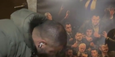 Партия "Величие" почете починали пред дома на Бойко Борисов, ГЕРБ организираха охрана в Банкя.