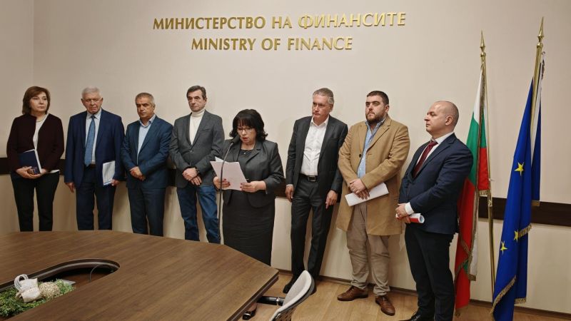 Повторно разглеждане на бюджета за 2026 г. в парламента в понеделник.
