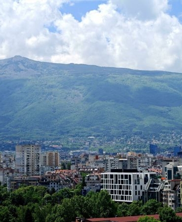 Ръст на средното брутно възнаграждение в България с 12%