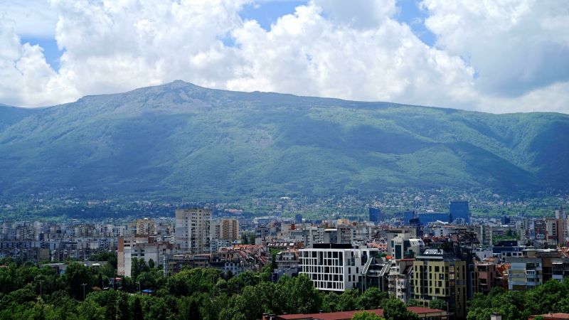 <p><strong>Ръст на средното брутно възнаграждение в България с 12%</strong></p>