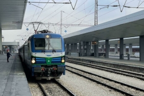 : БДЖ осигурява допълнителен транспорт за фестивала "Сурва" в Перник