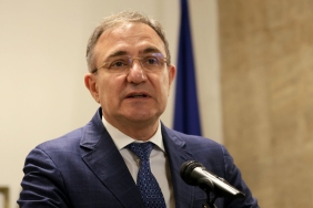 b753d44eaee3332dd0822d0a4bdf44ff