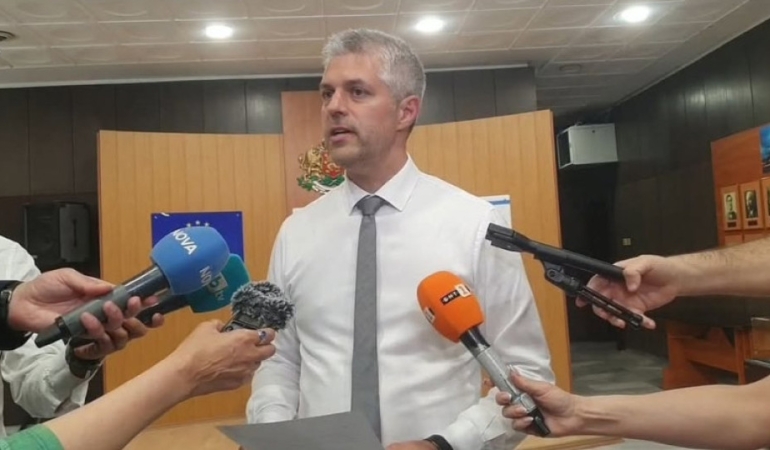 Комедията в „Баба Алино“ се превръща във финансова катастрофа за Община Варна по вина на Благомир Коцев!